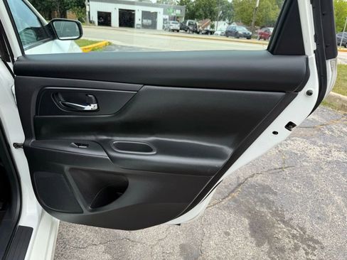 Used 2016 Nissan Altima 2.5 S w/ Power Driver Seat Package image 15