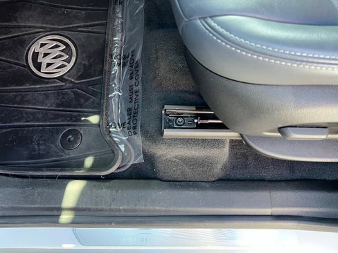 Used 2023 Buick Enclave Essence FWD image 27
