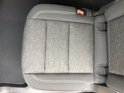 New 2026 Chevrolet Traverse LT image 17