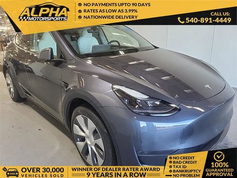 Used 2022 Tesla Model Y Long Range AWD/4WD image 1