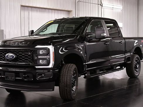 New 2026 Ford F250 XL w/ STX Appearance Package AWD/4WD image 3
