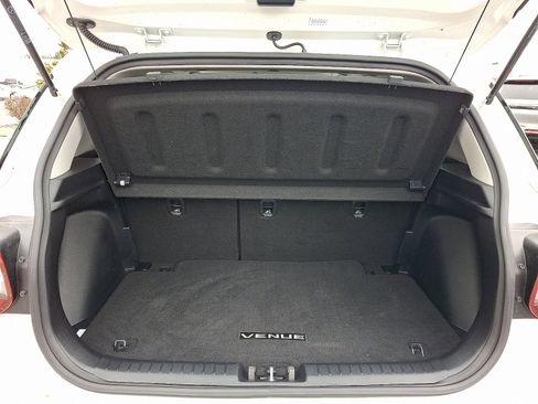 Used 2022 Hyundai Venue SEL image 28