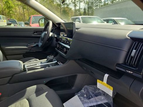 New 2026 Nissan Pathfinder SV FWD image 32