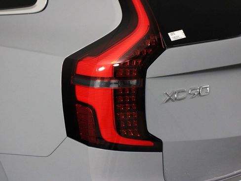 New 2025 Volvo XC90 B6 Core w/ Protection Package Premier image 15