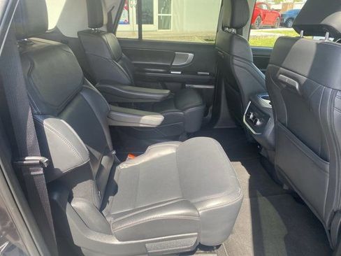 Used 2025 Ford Expedition Max Platinum AWD/4WD image 17