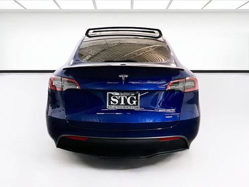 Used 2022 Tesla Model Y Long Range AWD/4WD image 5
