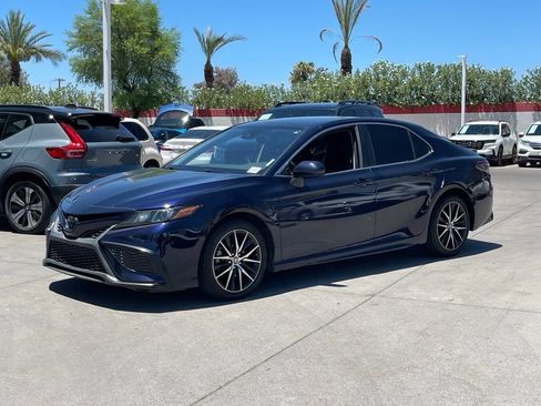Used 2021 Toyota Camry SE FWD image 6