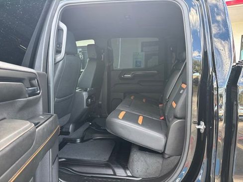 Used 2024 GMC Sierra 1500 AT4 w/ Technology Package AWD/4WD image 18
