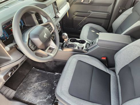 New 2025 Ford Bronco 4-Door AWD/4WD image 12