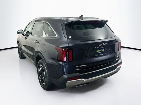Used 2025 Kia Sorento S AWD/4WD image 5