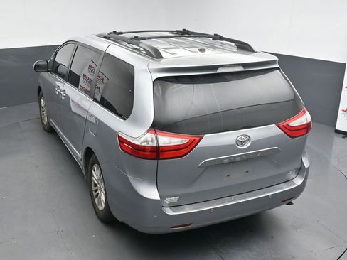Used 2016 Toyota Sienna XLE Premium FWD image 14