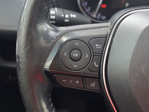 Used 2019 Toyota RAV4 Limited w/ Advanced Technology Package FWD image 11