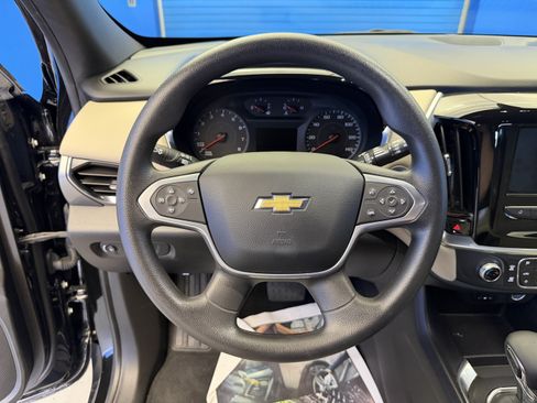 Used 2023 Chevrolet Traverse LS FWD image 13