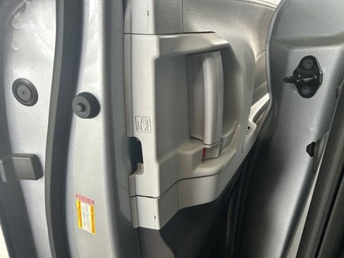 Used 2025 Toyota Sienna XLE FWD image 34