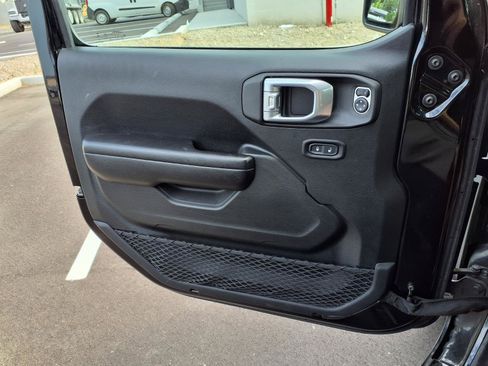 Used 2021 Jeep Wrangler Sport AWD/4WD image 18