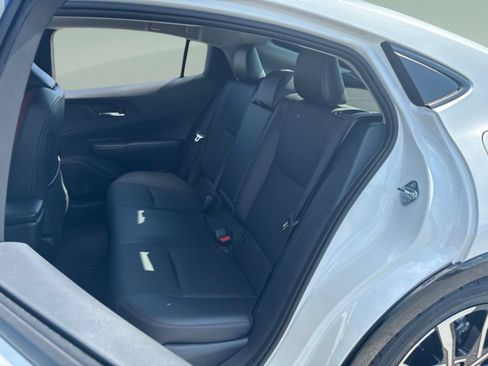 New 2026 Toyota Prius Plug-In Hybrid FWD image 21