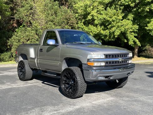 Used 1999 Chevrolet Silverado 1500 LS w/ Off-Road Chassis Pkg image 2