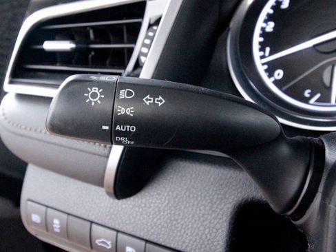 Used 2018 Toyota Camry LE image 18