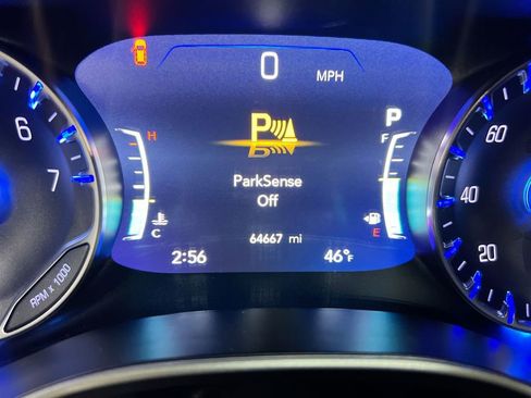 Used 2024 Chrysler Pacifica Touring-L image 12