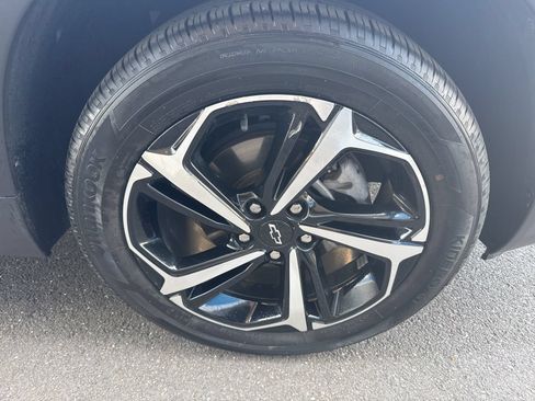 Used 2023 Chevrolet TrailBlazer RS FWD image 12