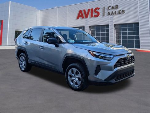 Used 2025 Toyota RAV4 LE image 3