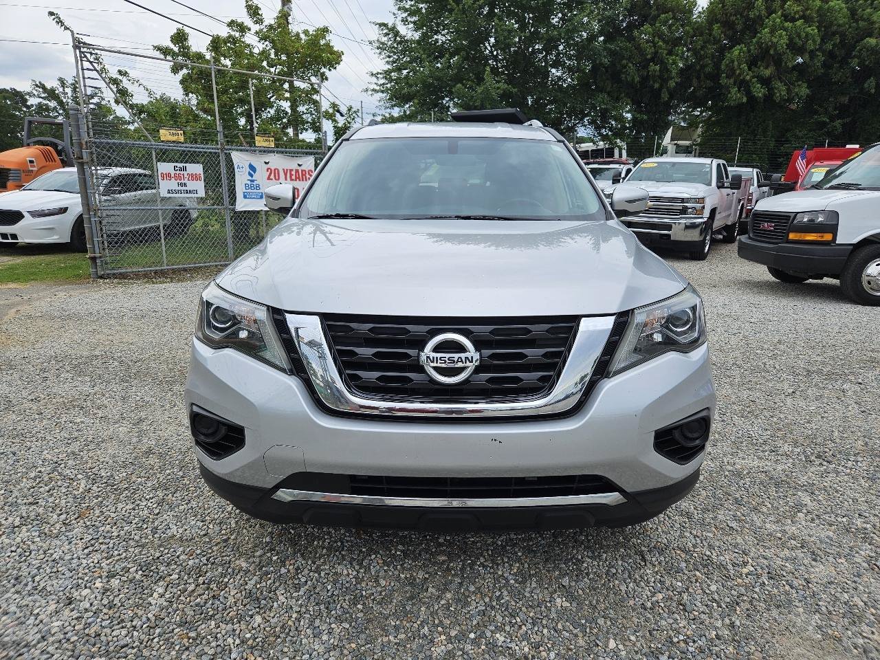 Used 2019 Nissan Pathfinder S AWD/4WD image 8