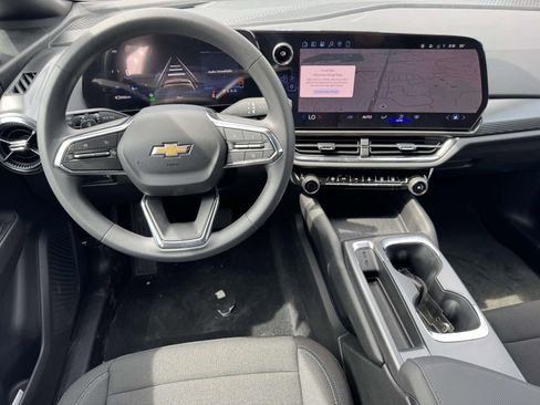 New 2026 Chevrolet Equinox EV LT FWD image 9
