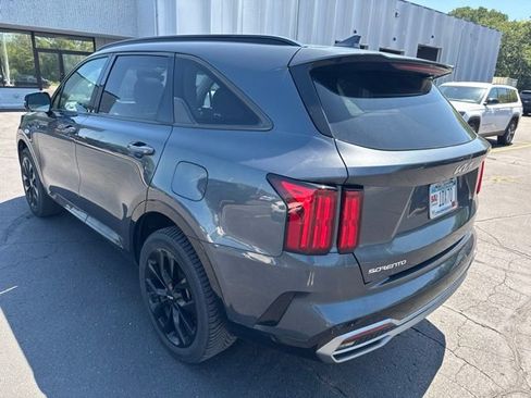 Used 2023 Kia Sorento SX AWD/4WD image 7
