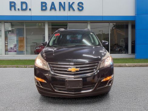 Used 2014 Chevrolet Traverse LT FWD image 2