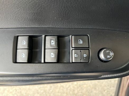 Used 2019 Toyota Highlander XLE image 29