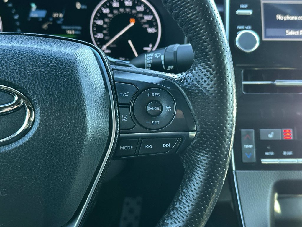 Used 2022 Toyota Avalon XSE FWD image 29
