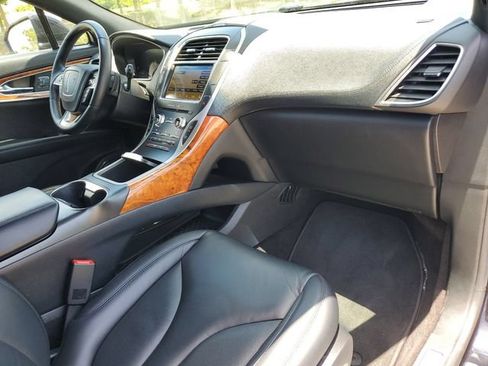 Used 2019 Lincoln Nautilus Select FWD image 12