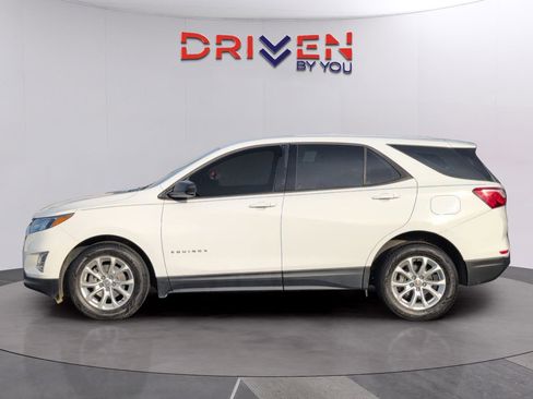 Used 2018 Chevrolet Equinox LS image 2