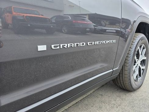 New 2025 Jeep Grand Cherokee L Limited image 12