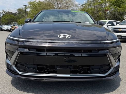 Used 2025 Hyundai Sonata SEL FWD image 2