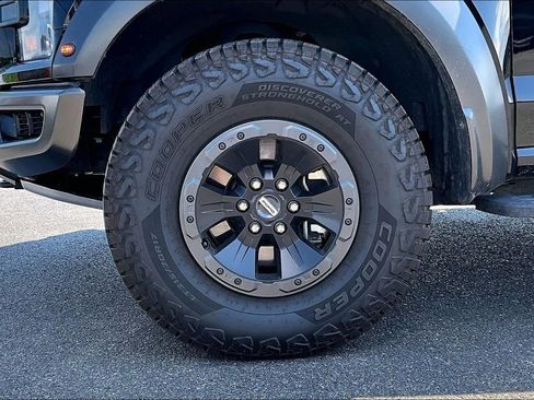 Used 2018 Ford F150 Raptor w/ Equipment Group 802A Luxury AWD/4WD image 2