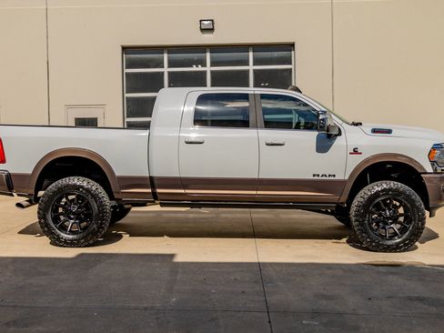 Used 2024 RAM 2500 Limited w/ Safety Group image 11