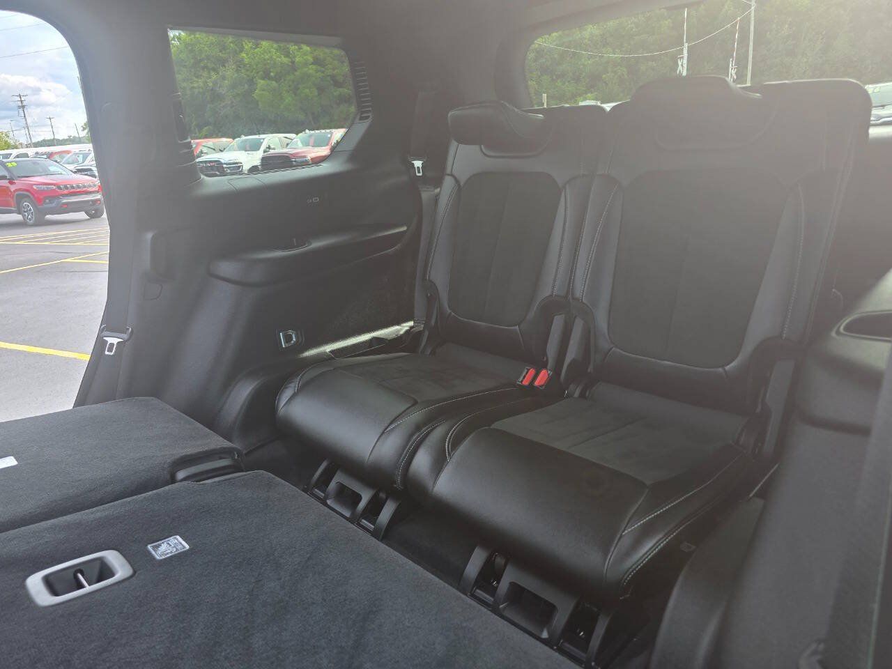 Used 2025 Jeep Grand Cherokee L Laredo AWD/4WD image 13
