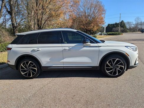 Used 2023 Lincoln Corsair Reserve w/ Equipment Group 201A image 7