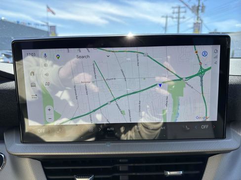 Used 2025 Ford Explorer Active image 23