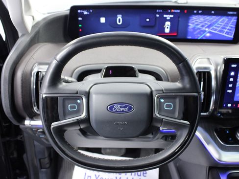 Used 2025 Ford Expedition Platinum w/ Platinum Ultimate Package AWD/4WD image 18