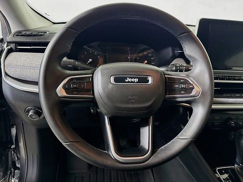 Used 2022 Jeep Compass Latitude image 12