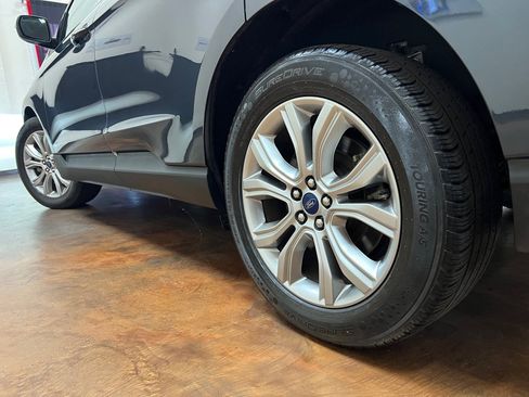Used 2022 Ford Edge Titanium AWD/4WD image 39