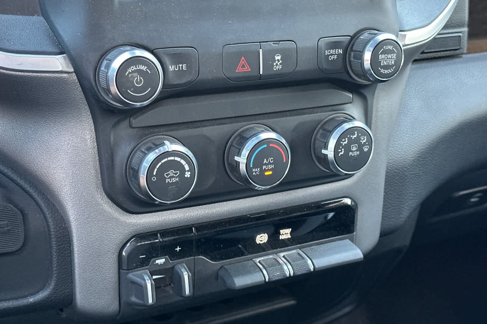 Used 2024 RAM 2500 Big Horn AWD/4WD image 20