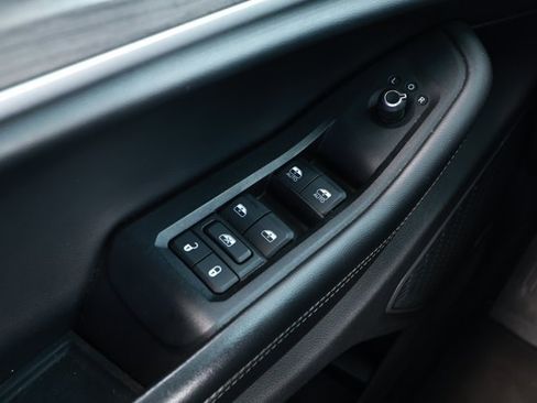 Used 2021 Jeep Grand Cherokee L Limited AWD/4WD image 25