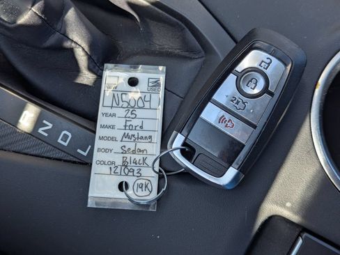 Used 2025 Ford Mustang Coupe RWD image 39