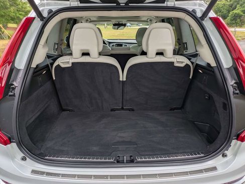 Used 2022 Volvo XC90 T6 Inscription w/ Lounge Package AWD/4WD image 13
