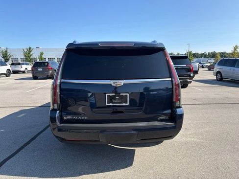 Used 2020 Cadillac Escalade Premium Luxury AWD/4WD image 4