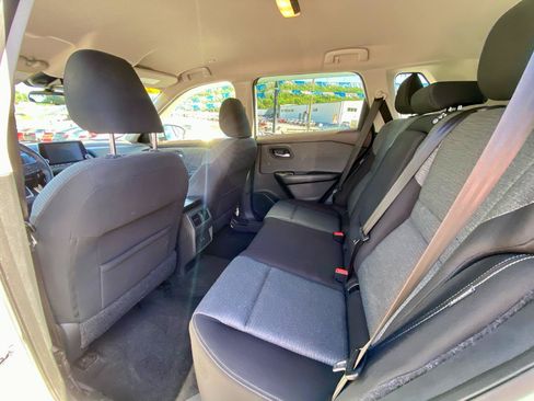 Used 2022 Nissan Rogue SV FWD image 13