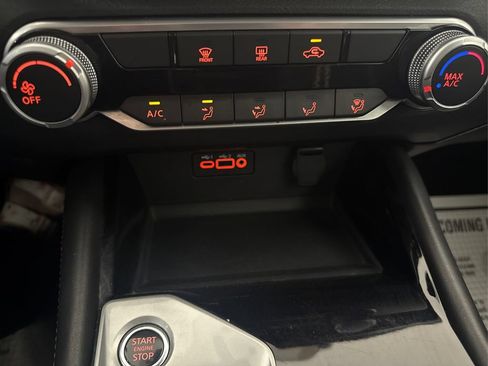 Used 2023 Nissan Altima 2.5 SR FWD image 32